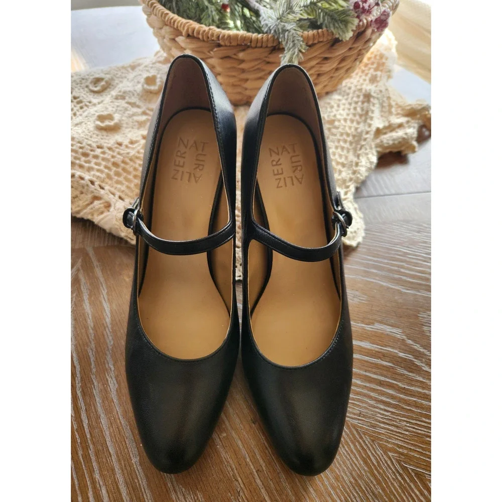 Naturalizer Black Leather Mary Jane Heels